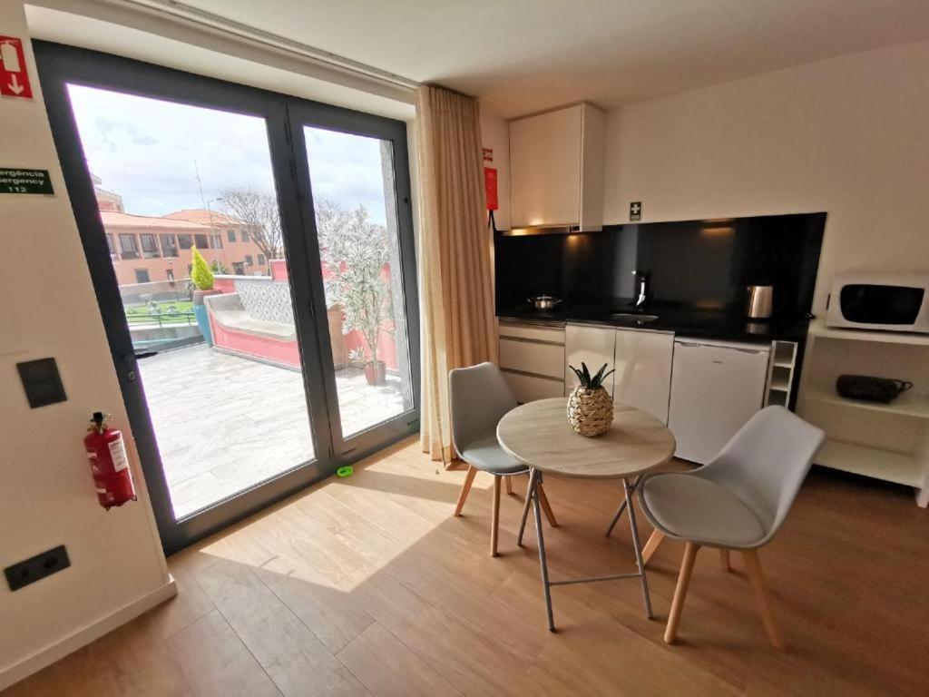 Chale Esmeralda - Charming Studios In Calheta Beach Exterior foto